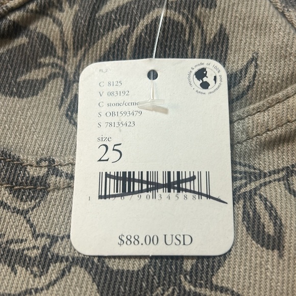 Free People Beginner's Luck Printed Slouch Shorts in stone cream - Picture 2 of 6